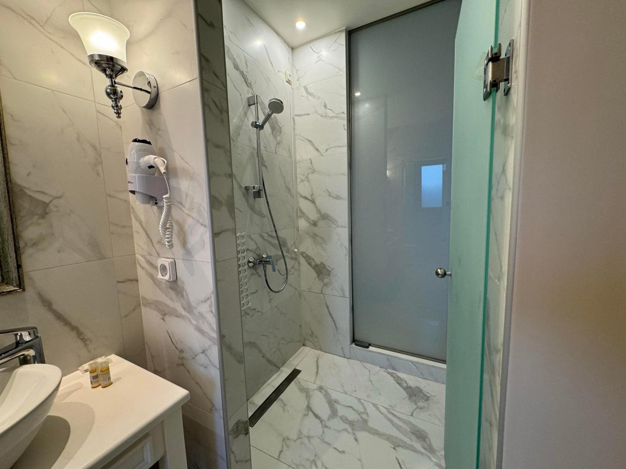 Iris Premium Aparthotel Nydri  Bagian luar foto